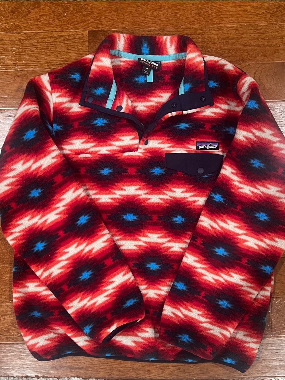 Patagonia women’s  Red, navy, and white  Patterned Snap-T Fleece Pullover